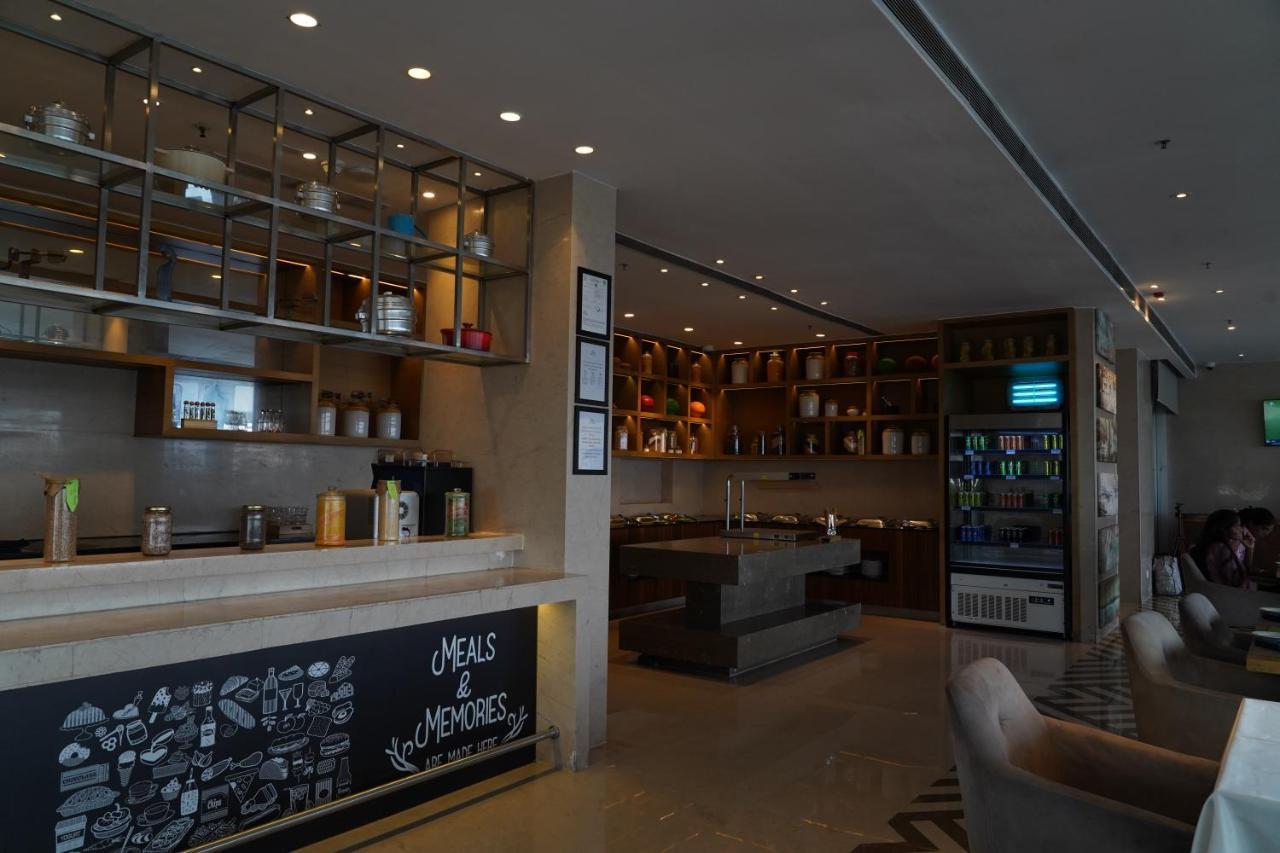 Marriott Executive Apartments Hyderabad Exterior photo