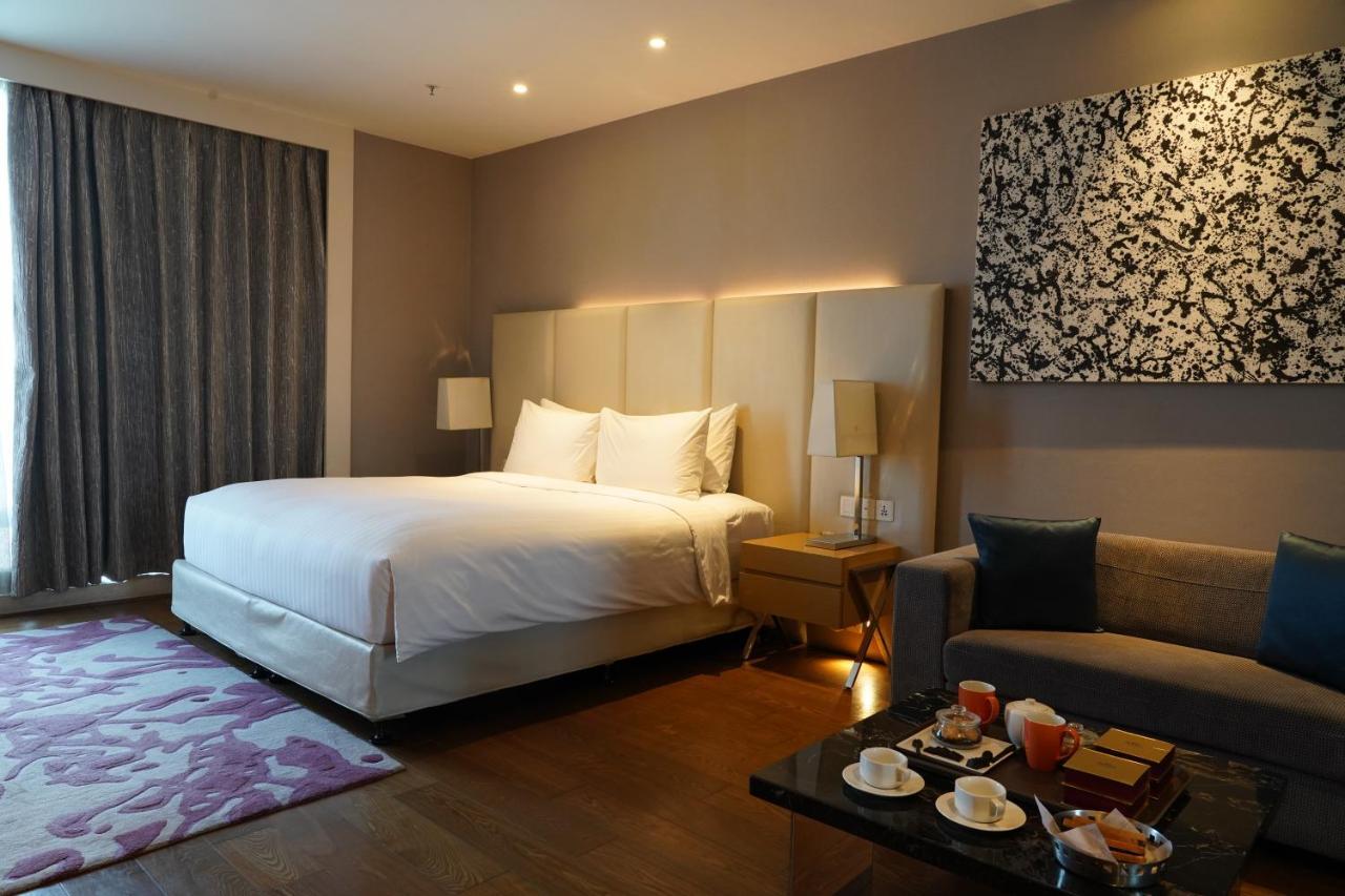 Marriott Executive Apartments Hyderabad Exterior photo