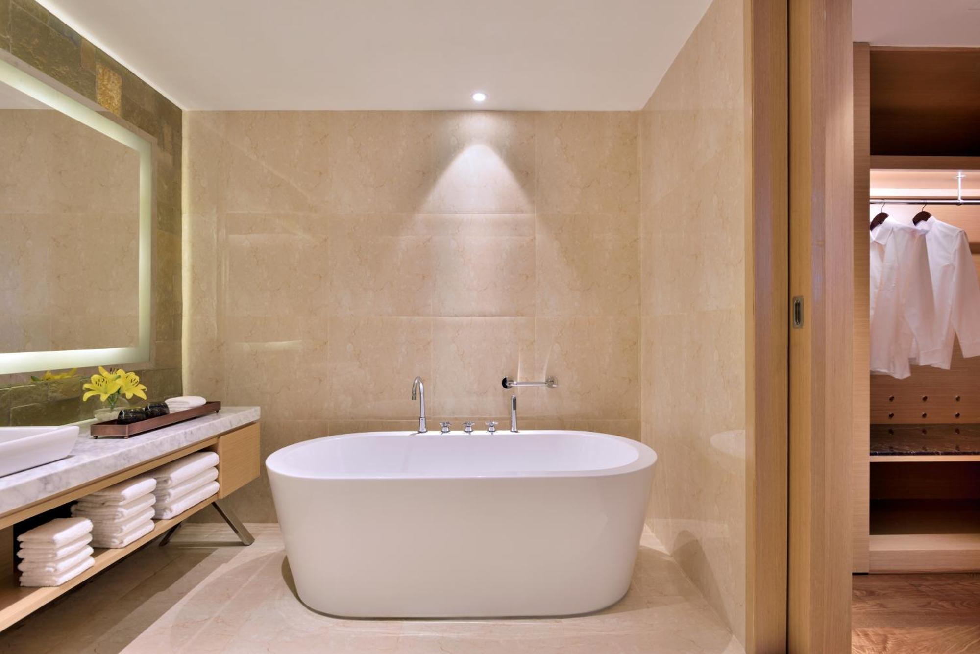 Marriott Executive Apartments Hyderabad Exterior photo